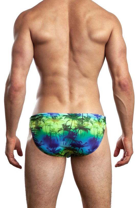 Perfect for the beach or pool! Relax and enjoy the water in our Hawaiian inspired men&